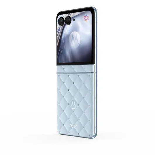Motorola Razr 60 5G Swarovski Edition libre color especial, vista lateral con botones de volumen y diseño plegable prémium.